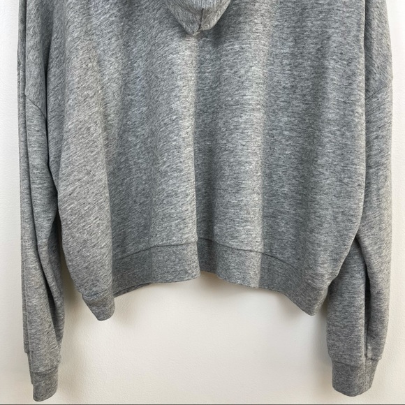 𝅺Levi’s Women’s Crop Boxy Fit LOGO Hoodie Sweatshirt Size XL - Picture 8 of 9